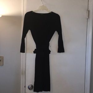 Worn once Ann Taylor long sleeve, ribbed, scoop, neck dress with belt